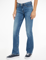 Tommy Jeans - MADDIE MR BC CG5136 - utsvängda jeans - denim medium - 2