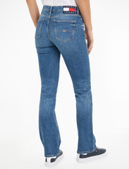 Tommy Jeans - MADDIE MR BC CG5136 - schlaghosen - denim medium - 3