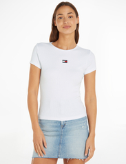 Tommy Jeans - TJW BBY XS BADGE RIB TEE - t-shirts - white - 2