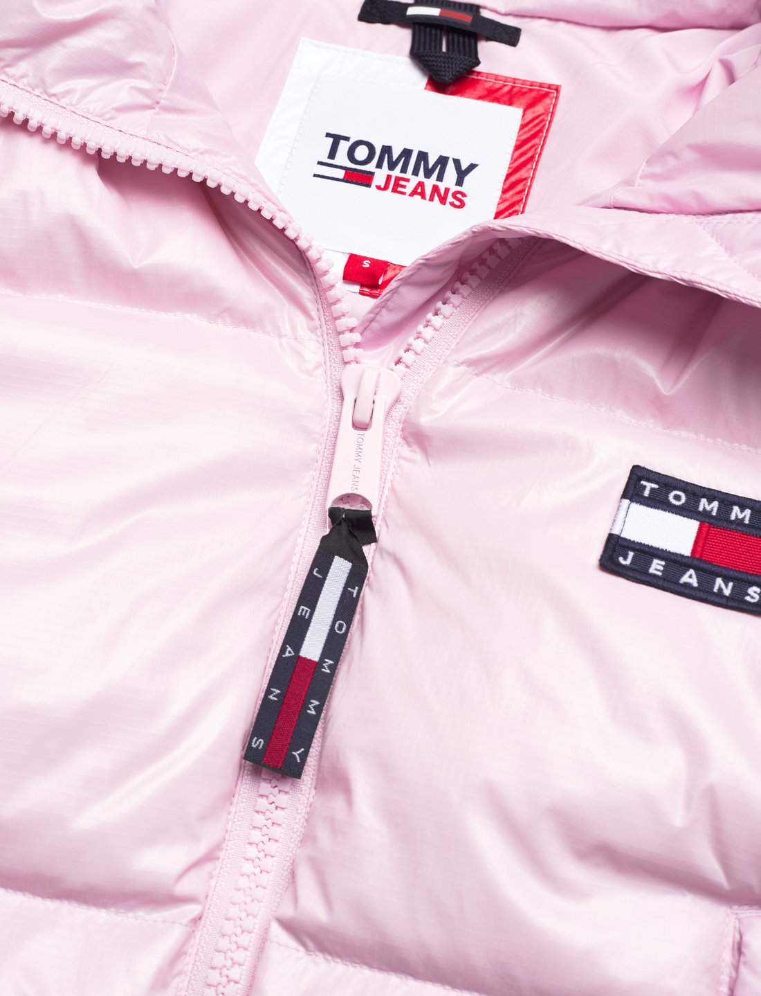 Tommy Jeans Tjw Crp Alaska Puffer - 126.45 €. Buy Down- & padded jackets  from Tommy Jeans online at Boozt.com. Fast delivery and easy returns