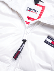 Tommy Jeans - TJW CRP ALASKA PUFFER - down- & padded jackets - white - 2