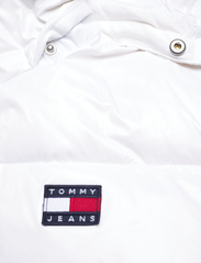 Tommy Jeans - TJW CRP ALASKA PUFFER - Žieminės striukės - white - 3