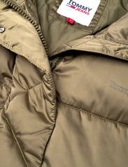 Tommy Jeans - TJW LONG SATIN PUFFER - winter coats - drab olive green - 2