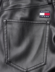 Tommy Jeans - TJW JULIE PLEATHER PANT - vakarėlių drabužiai išparduotuvių kainomis - black - 4