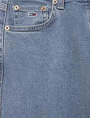 Tommy Jeans - SYLVIA HGH SSKN CG4239 - džinsa bikses ar šaurām starām - denim light - 2