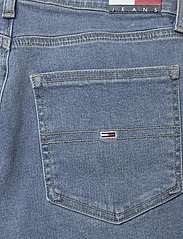 Tommy Jeans - SYLVIA HGH SSKN CG4239 - džinsa bikses ar šaurām starām - denim light - 4