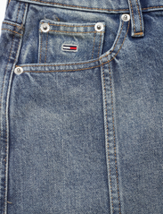 Tommy Jeans - CLAIRE HGH MIDI SKIRT AH7134 - vidutinio ilgio sijonai - denim medium - 2