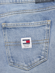 Tommy Jeans - MADDIE MD BC AH6114 - alt eriti laia säärega teksad - denim light - 4
