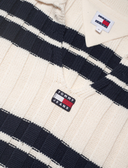 Tommy Jeans - TJW BXY CRP STRIPE SWEATER EXT - sweaters - ancient white / multi - 2