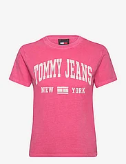 Tommy Jeans - TJW REG WASHED VARSITY TEE EXT - t-shirts - pink alert - 0