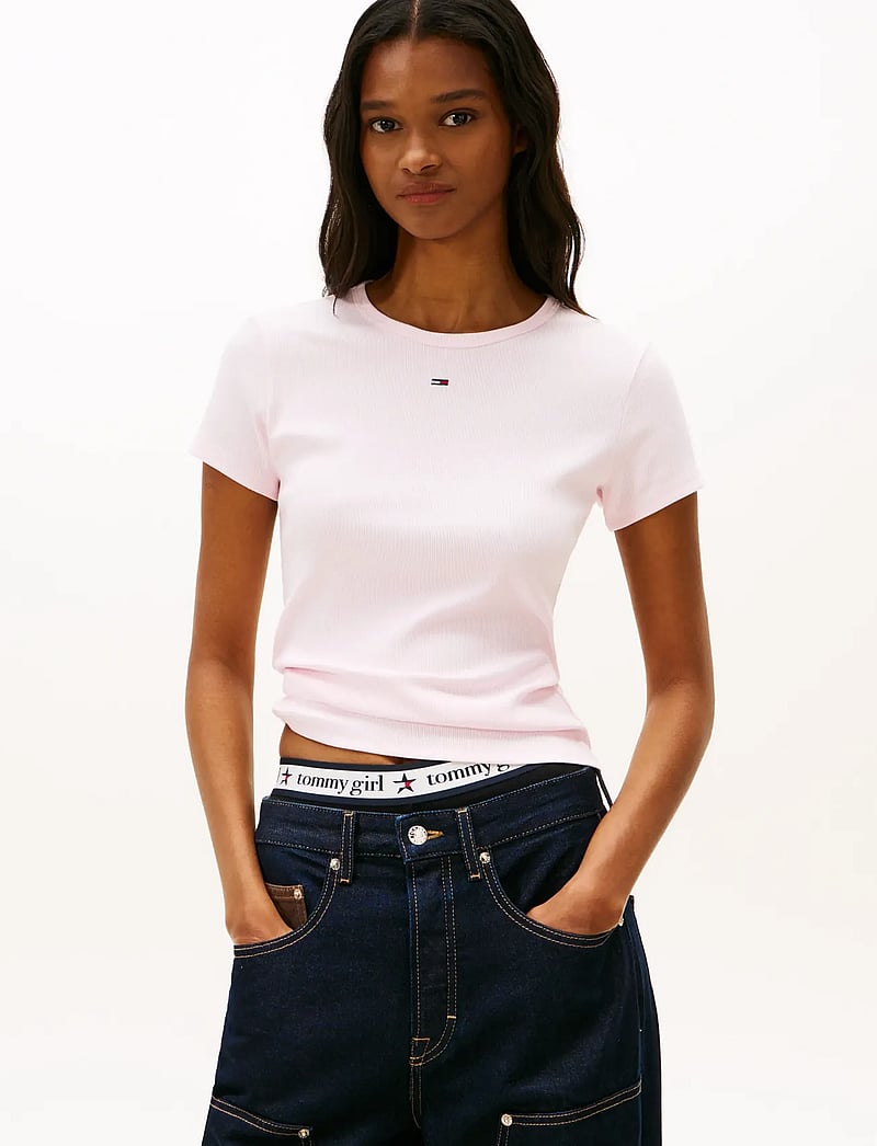 Tommy Jeans - TJW SLIM ESSENTIAL RIB SS EXT - t-shirts - light pink - 0