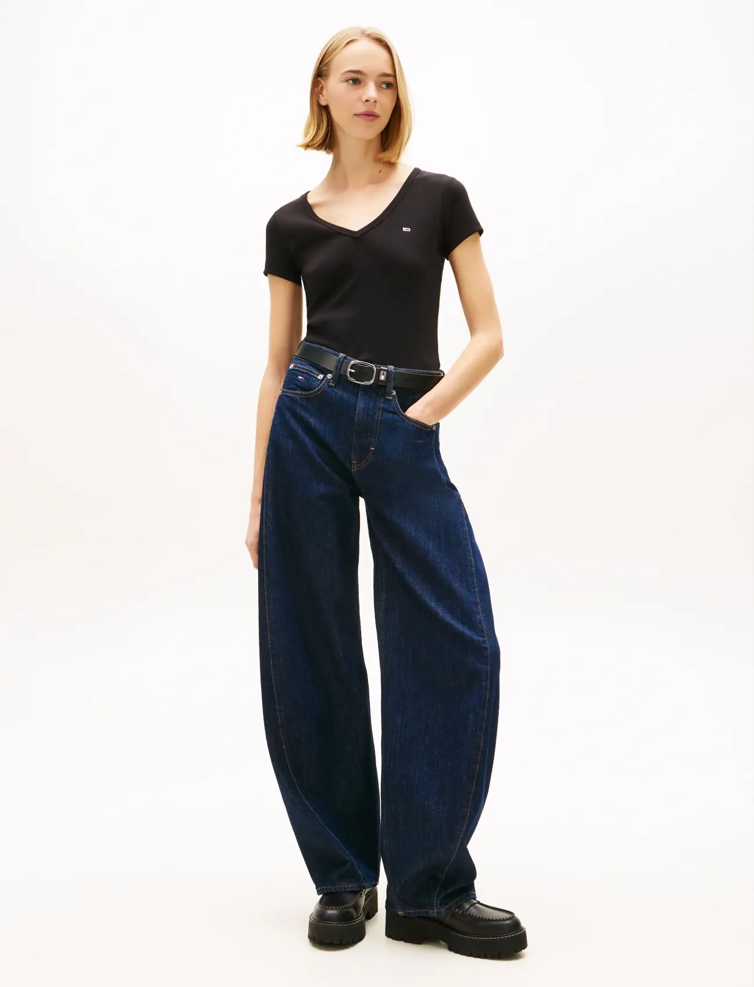 Tommy Jeans TJW SLIM ESSENTIAL RIB V SS - T-Shirts & Tops - BLACK / black