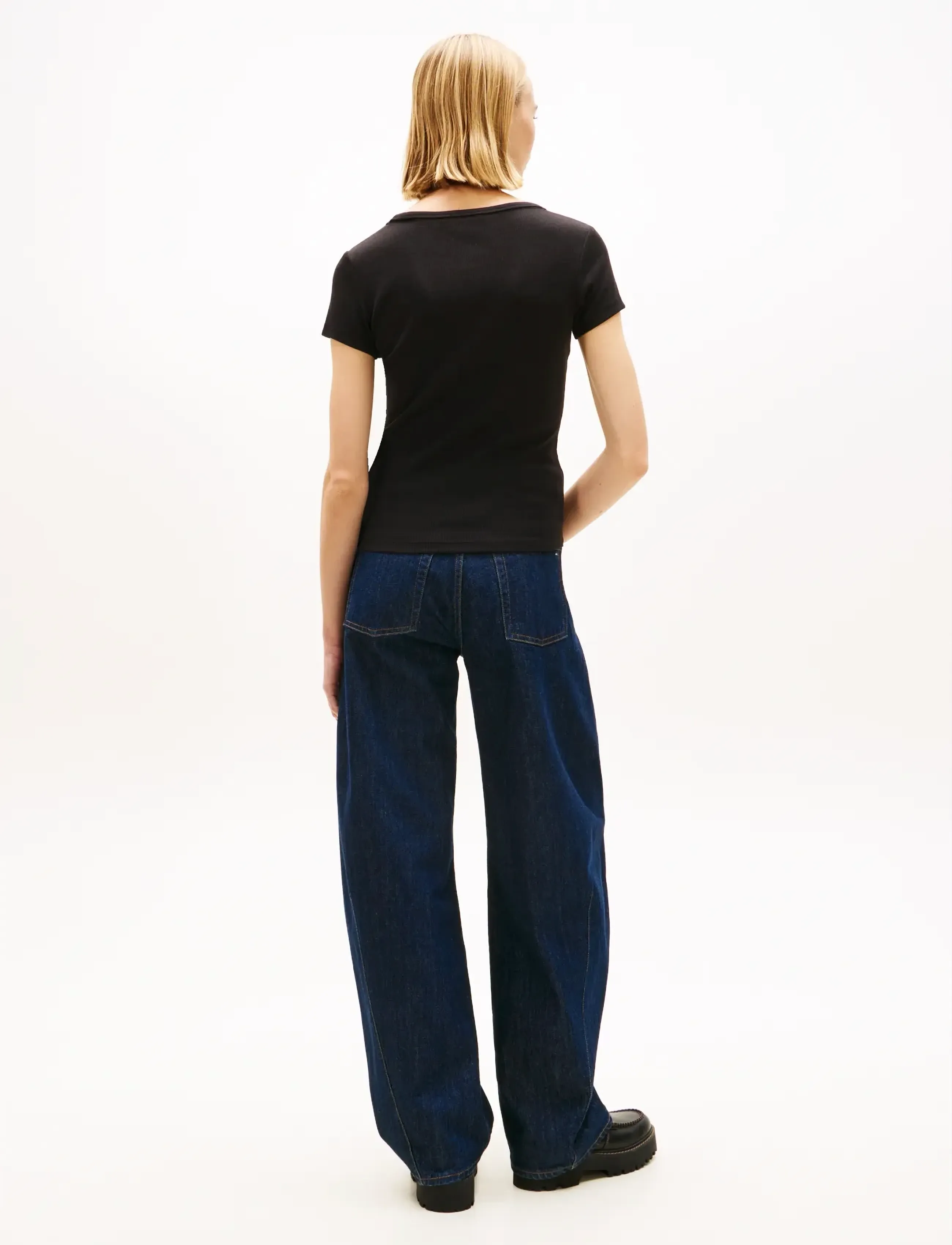 Tommy Jeans - TJW SLIM ESSENTIAL RIB V SS - t-shirts - black - 3