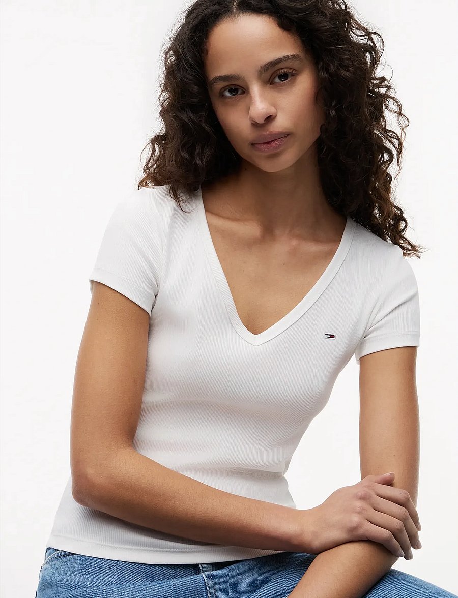 Tommy Jeans - TJW SLIM ESSENTIAL RIB V SS - t-shirts - white - 4