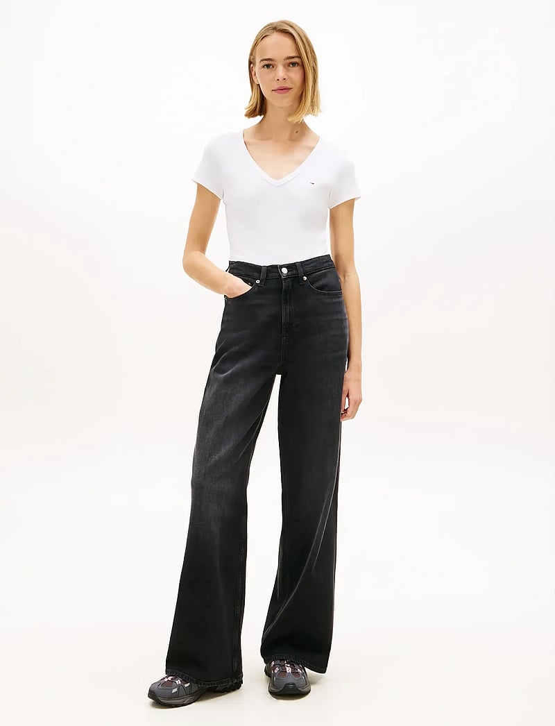 Tommy Jeans - TJW SLIM ESSENTIAL RIB V SS - t-shirts - white - 5