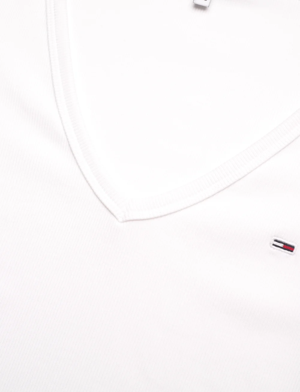 Tommy Jeans - TJW SLIM ESSENTIAL RIB V SS - t-shirts - white - 2