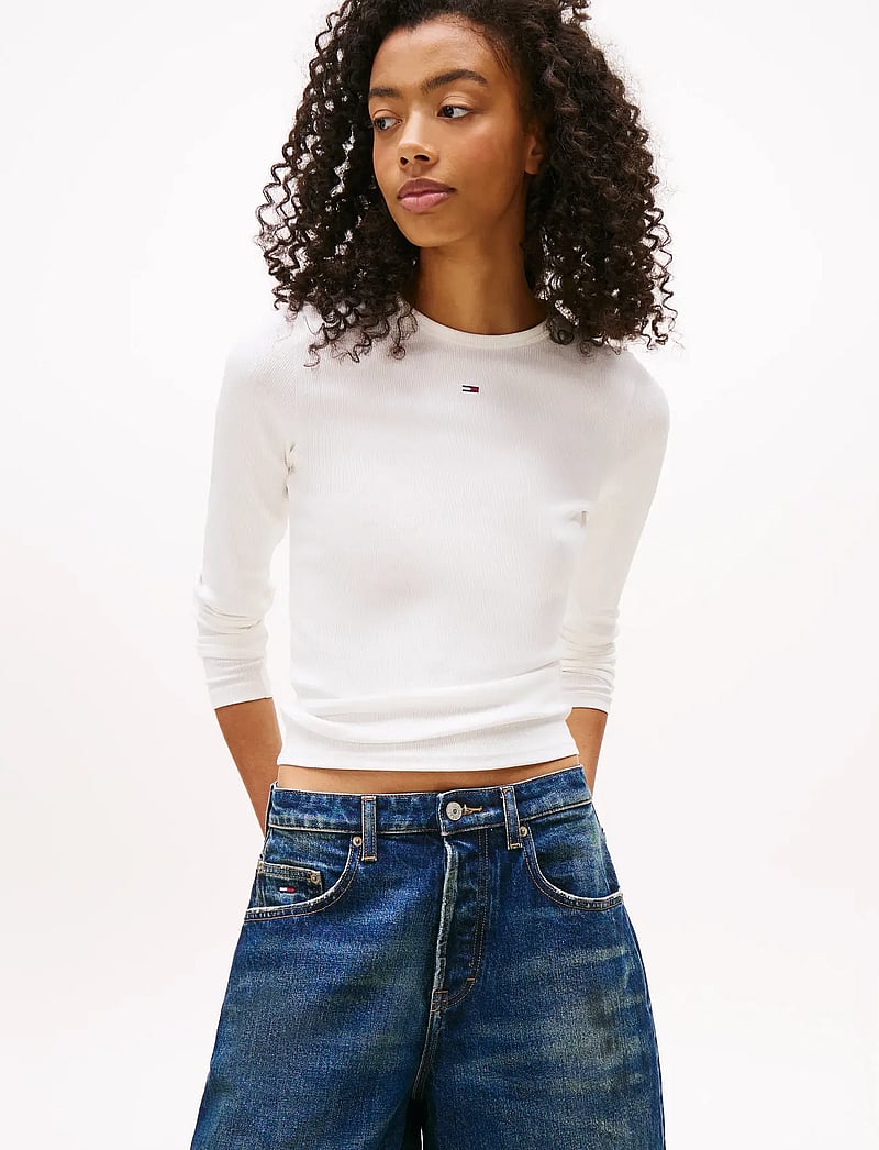 Tommy Jeans - TJW SLIM ESSENTIAL RIB LS - langærmede toppe - ecru - 0
