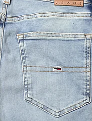 Tommy Jeans - SYLVIA HGH SSKN BH1215 - džinsa bikses ar šaurām starām - denim light - 4