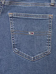 Tommy Jeans - SYLVIA HGH FLR AH4230 - džinsa bikses ar zvanveida starām - denim medium - 4