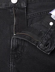 Tommy Jeans - HOT PANT BH0082 - džinsa šorti - denim black - 3