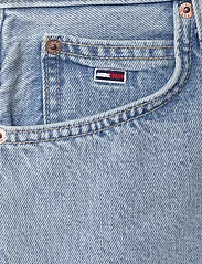 Tommy Jeans - HOT PANT BH0014 - jeansshorts - denim light - 2