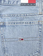Tommy Jeans - HOT PANT BH0014 - jeansowe szorty - denim light - 4