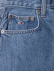 Tommy Jeans - MOM UH SHORT BH0034 - denimshorts - denim medium - 2