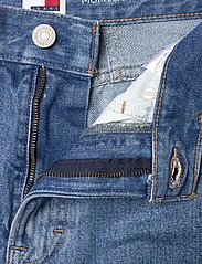Tommy Jeans - MOM UH SHORT BH0034 - denim shorts - denim medium - 3