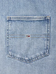 Tommy Jeans - PINAFORE DRESS BH6110 - farkkumekot - denim light - 3