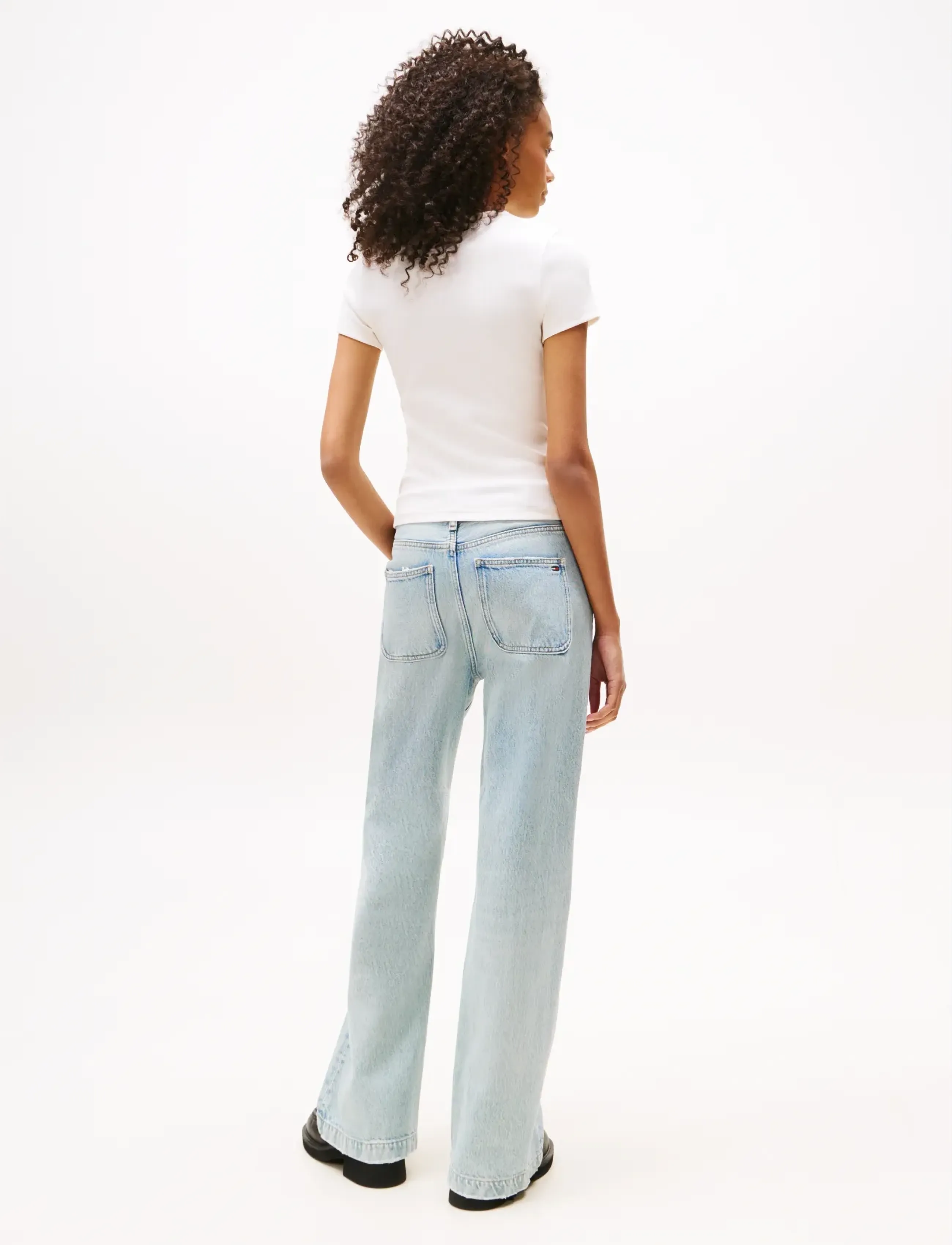 Tommy Jeans - TJW SLIM BADGE RIB TEE - t-shirts - ancient white - 3