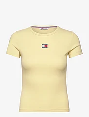 Tommy Jeans - TJW SLIM BADGE RIB TEE - t-shirts - lemon zest - 0
