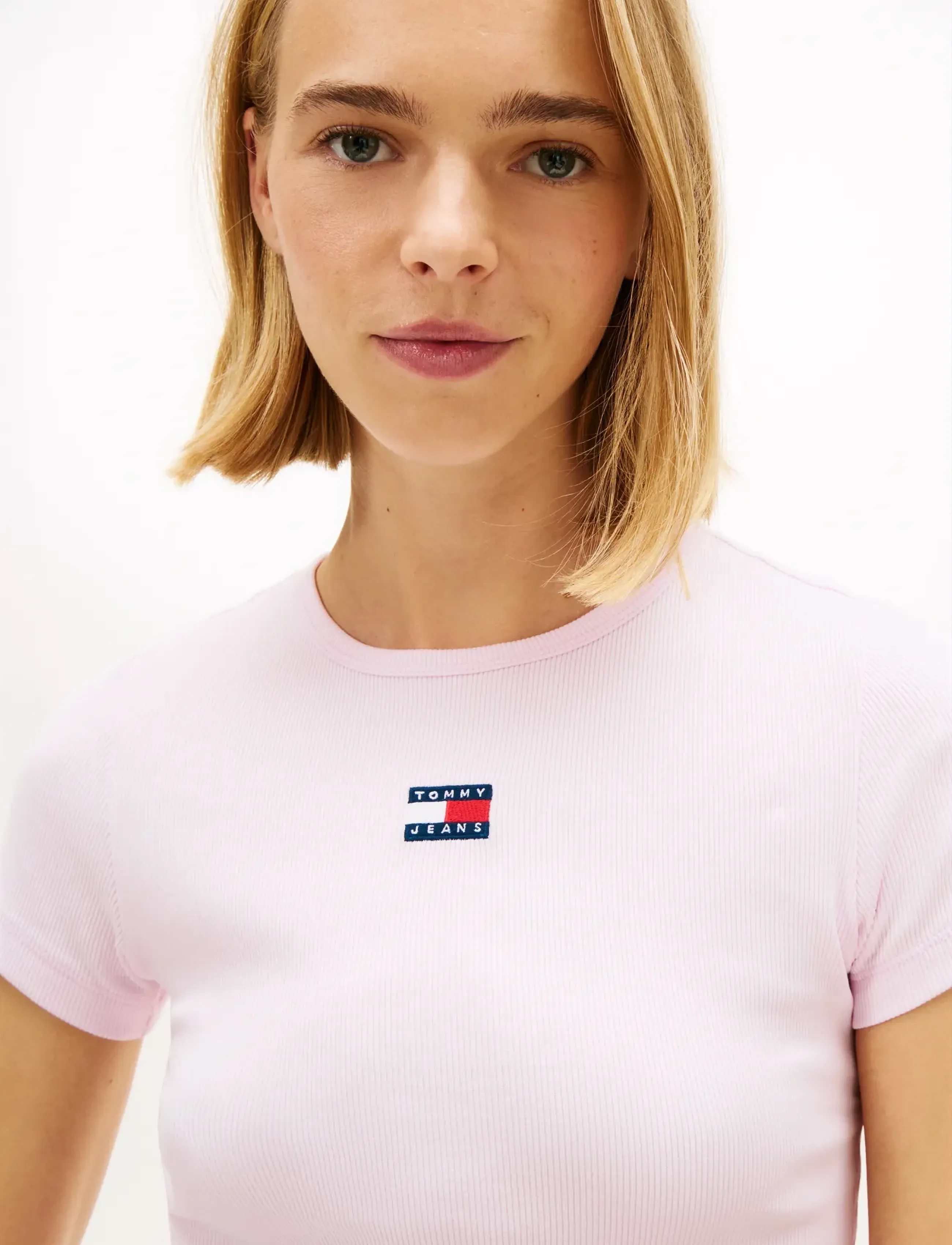Tommy Jeans - TJW SLIM BADGE RIB TEE - t-särgid - pearly pink - 4