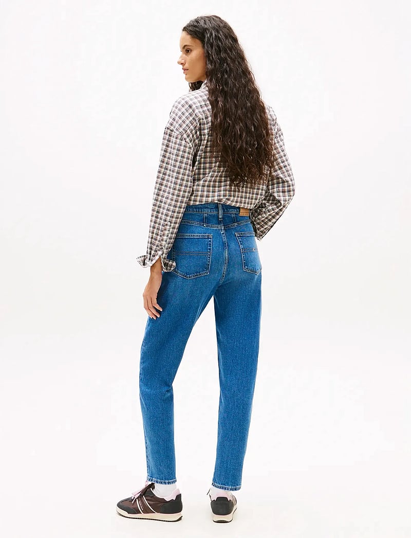 Tommy Jeans - MOM JEAN UH TPR CH0130 - tavalised teksad - denim medium - 3