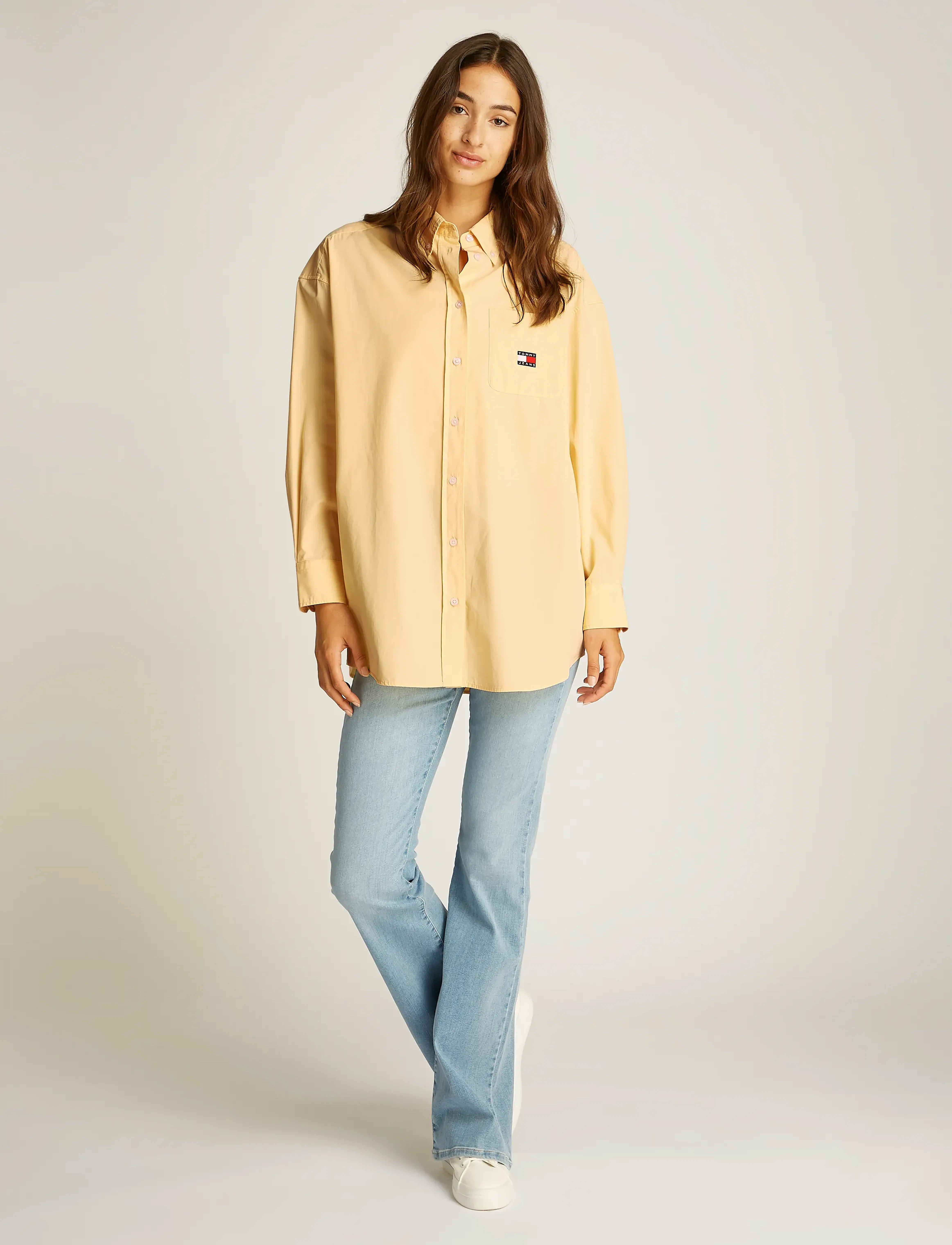 Tommy Jeans - TJW OVS BADGE  POPLIN SHIRT EXT - custard cream - 0
