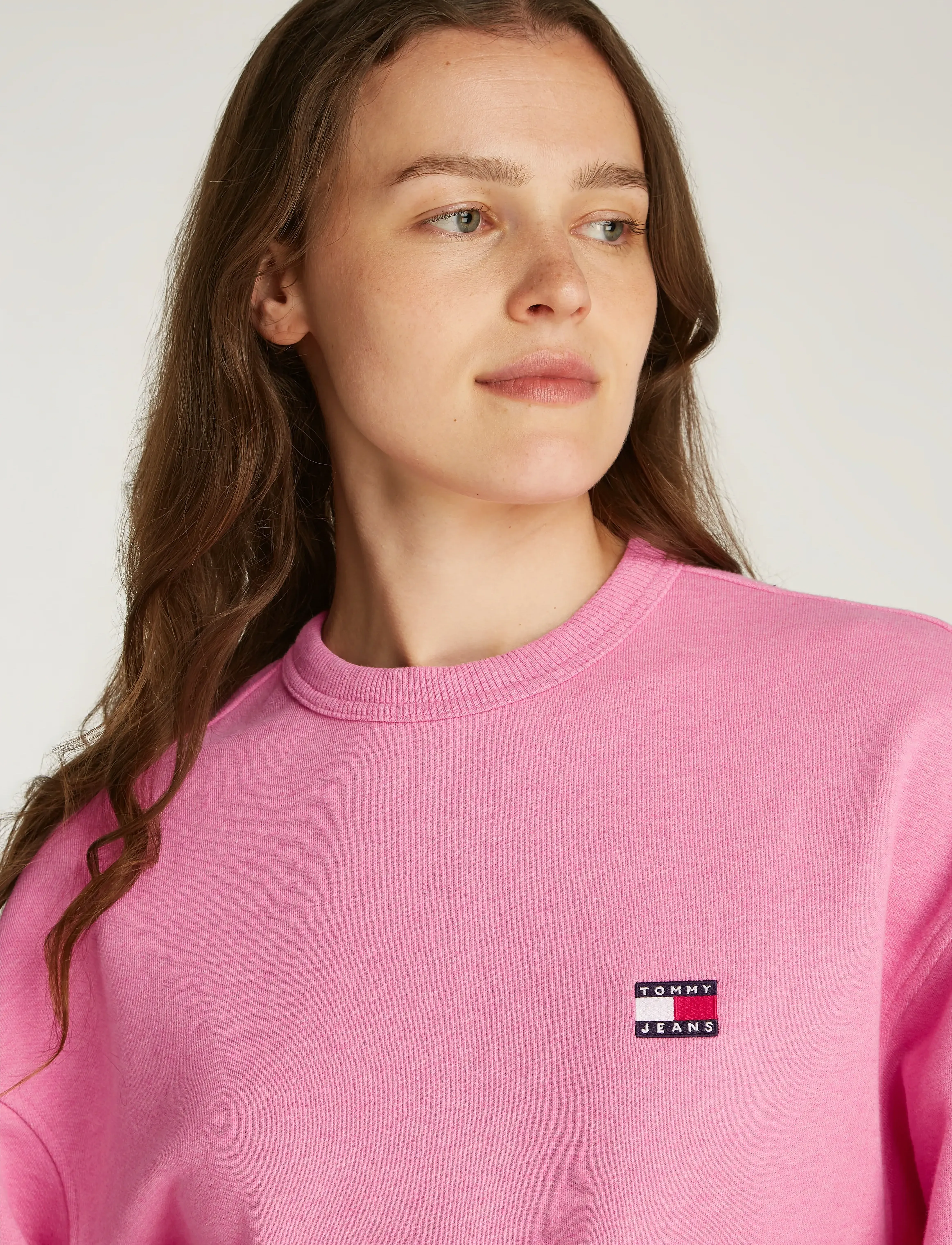 Tommy Jeans - TJW BXY BADGE CREW - dressipluusid - pink crush htr - 4
