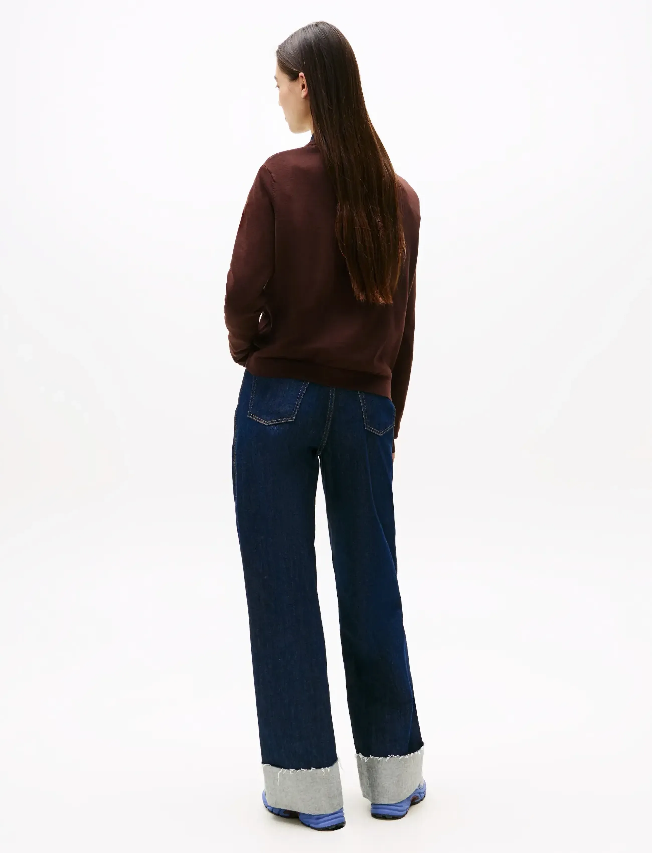 Tommy Jeans - TJW ESSENTIAL VNECK SWEATER EXT - sviitrid - rich brown - 4