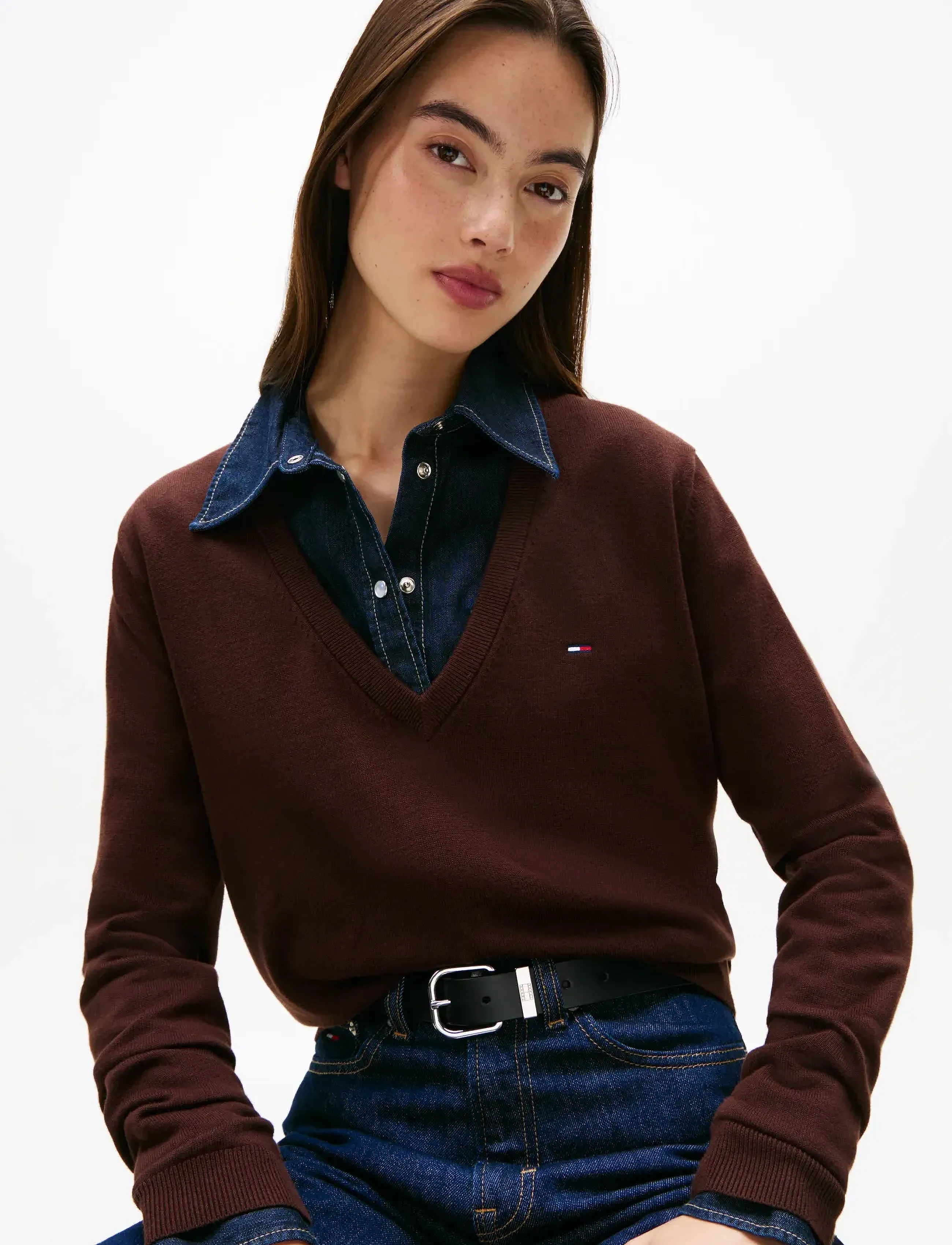 Tommy Jeans - TJW ESSENTIAL VNECK SWEATER EXT - sviitrid - rich brown - 5