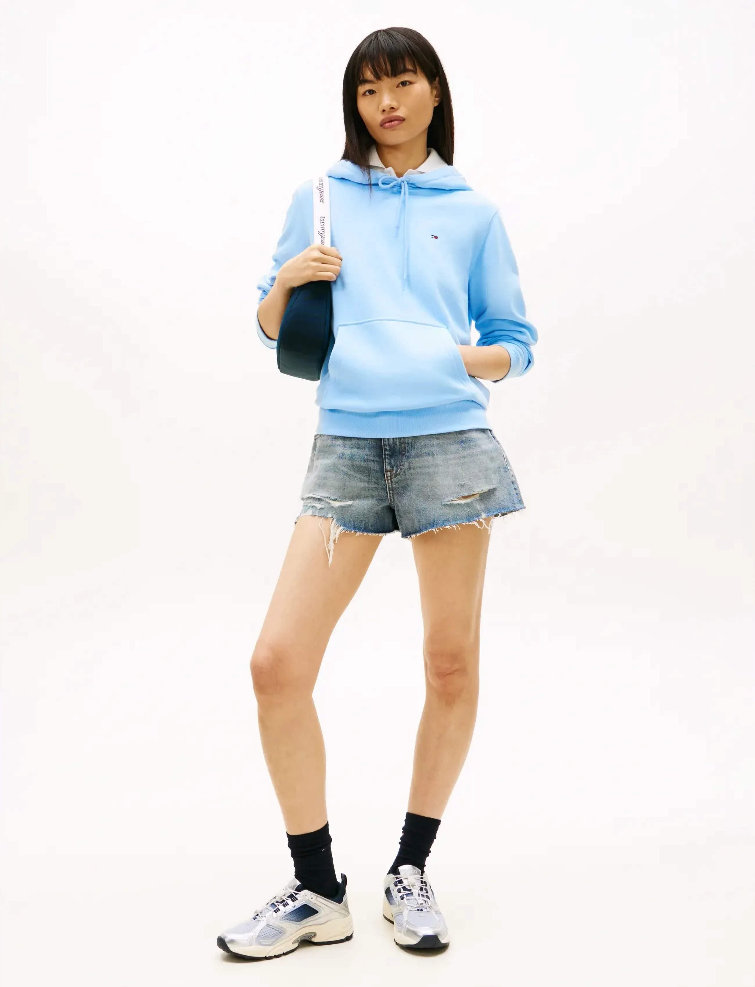 Tommy Jeans - TJW REG S FLAG HOODIE - bluzy z kapturem - light powdery blue - 3