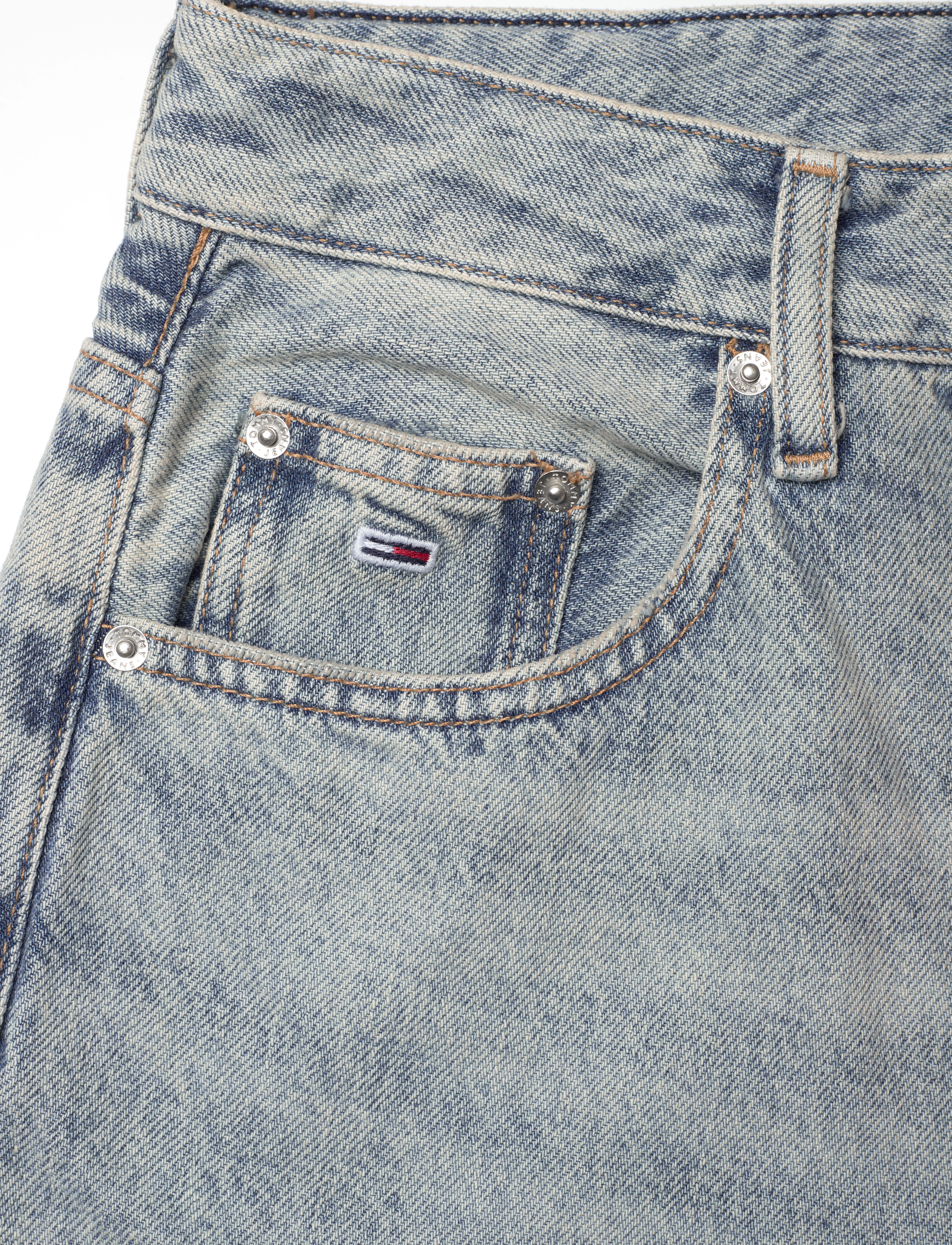 Tommy Jeans - MIA RLXD BERMUDA SHORT BI6012 - denim light - 2