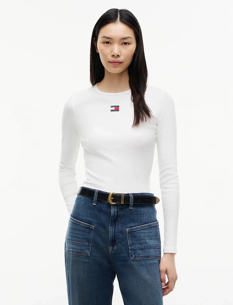 Tommy Jeans - TJW SLIM LS BADGE TEE EXT - langärmlige tops - ecru - 0