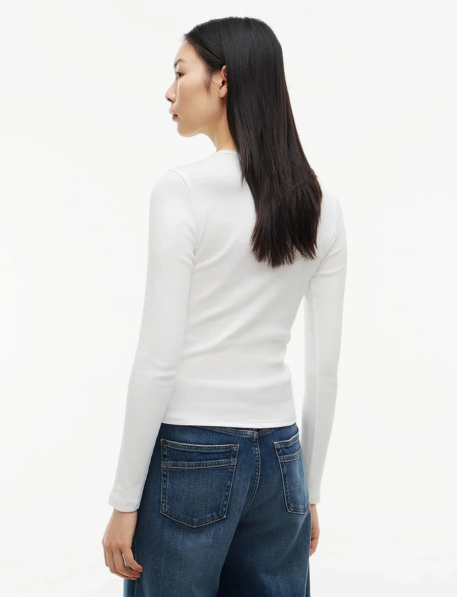 Tommy Jeans - TJW SLIM LS BADGE TEE EXT - langärmlige tops - ecru - 3