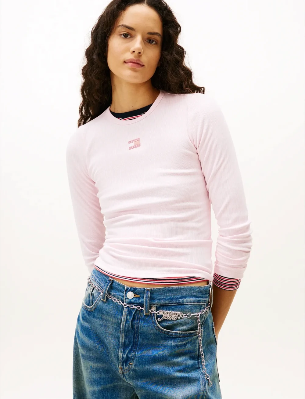 Tommy Jeans - TJW SLIM LS BADGE TEE EXT - långärmade toppar - light pink - 0