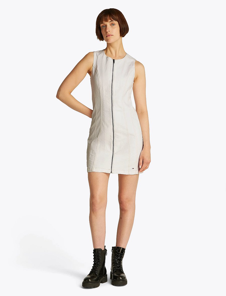 Tommy Jeans - SLVLS SLIM DRESS BI6190 - jeanskleider - denim white - 4