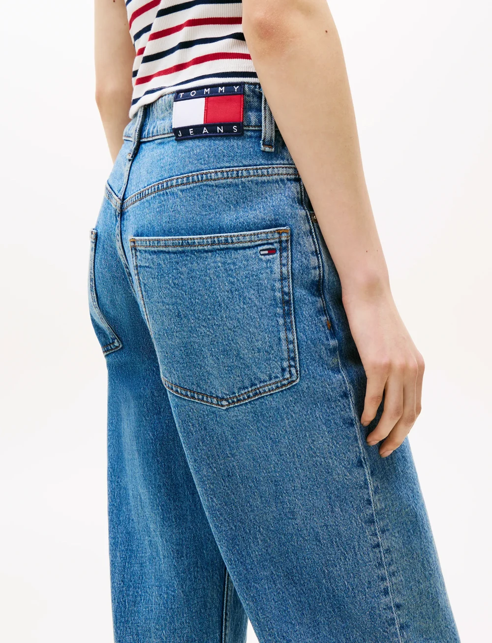 Tommy Jeans - MIA MR RLXD STR CBF AI4136 - regular jeans - denim mid light blue - 5