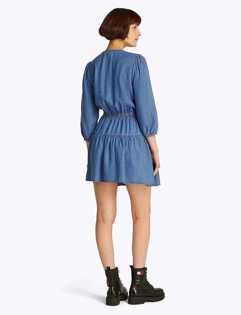 Tommy Jeans - TJW CHAMBRAY MINI DRESS EXT - kurze kleider - denim medium - 3