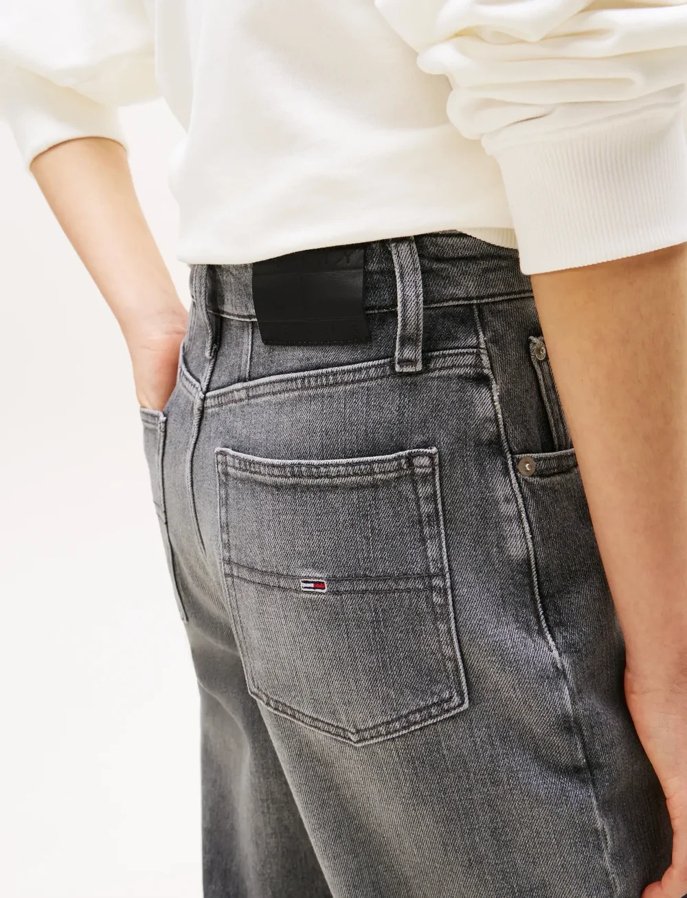 Tommy Jeans - MOM JEAN UH TPR BI0177 CO - regular jeans - denim grey - 5