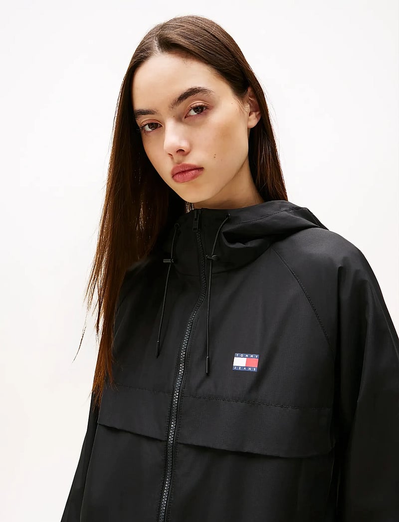 Tommy Jeans - TJW ESSENTIAL WINDBREAKER EXT - pavasarinės striukės - black - 5
