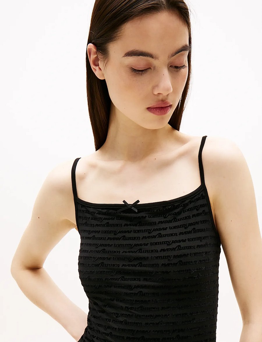 Tommy Jeans - TJW SCRIPT AOP MESH DRESS - minikleidid - black script aop - 2