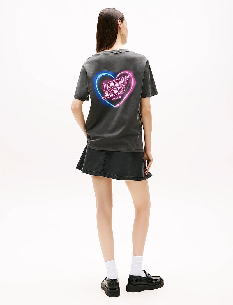 Tommy Jeans - TJW RLX NEON SS TEE EXT - t-särgid - black - 4