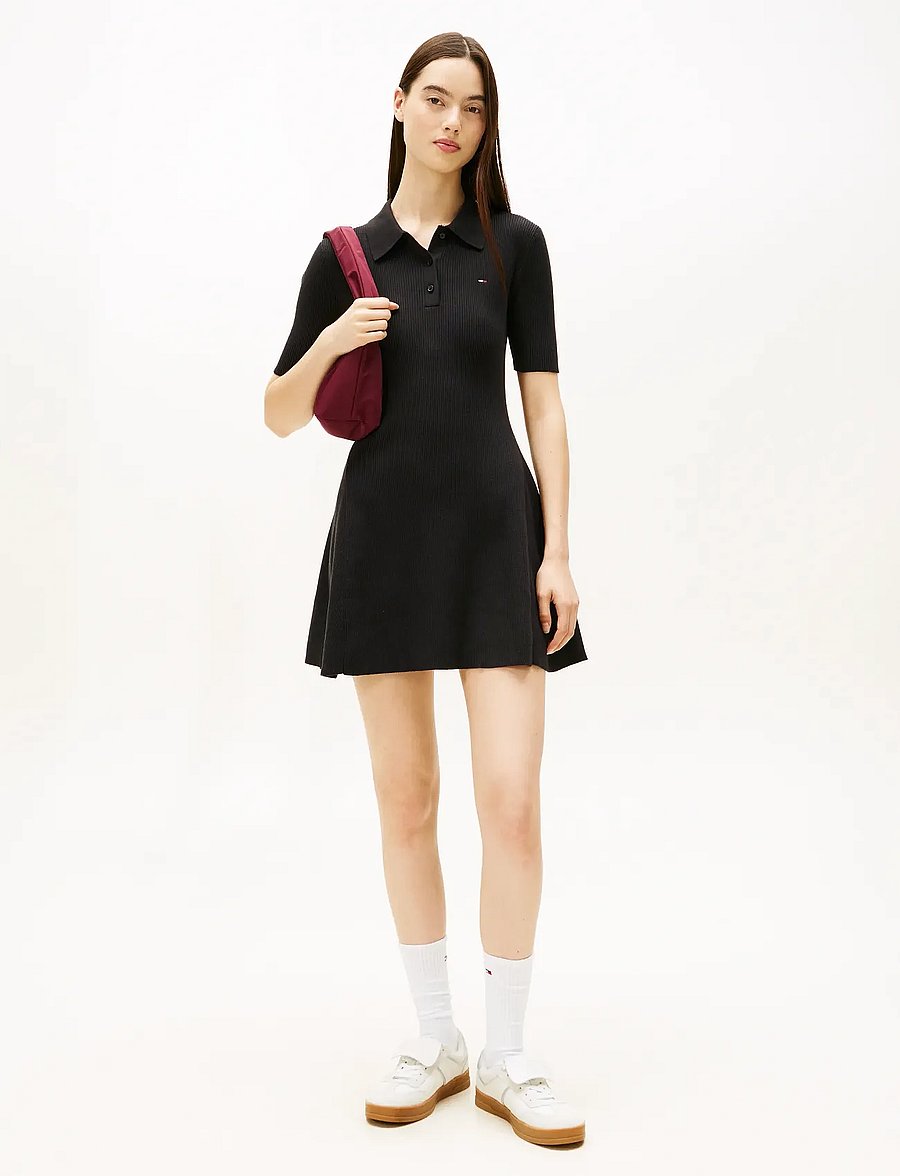 Tommy Jeans - TJW F&F SWEATER POLO MINI DRESS - t-särkkleidid - black - 0